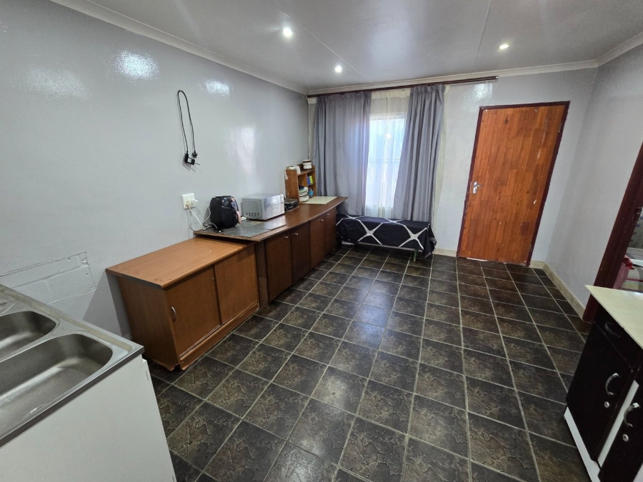 2 Bedroom Property for Sale in Pelican Park Western Cape